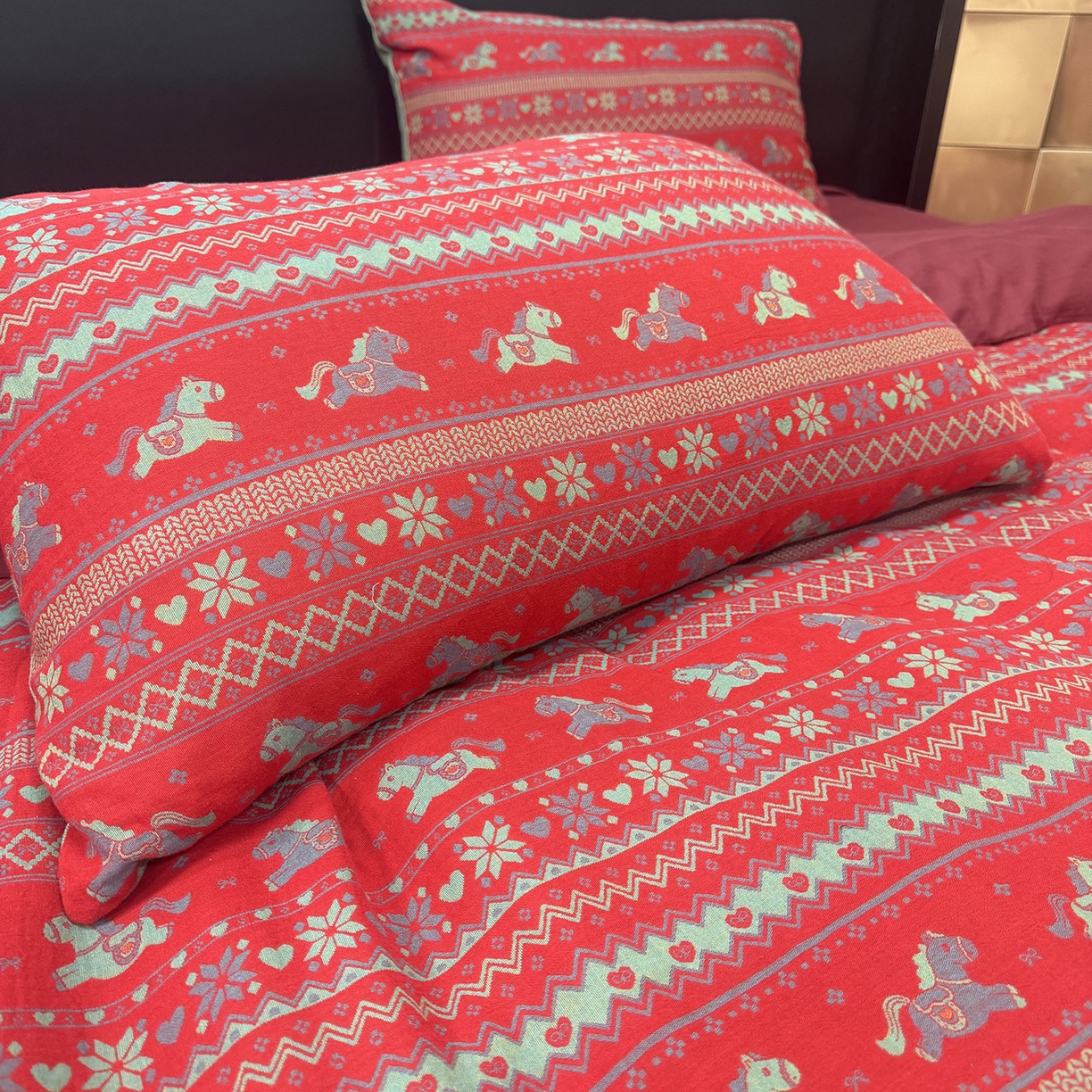 91家纺网 家纺一手货源 找家纺 （总）仰望棉麻双层纱供应链 2026新款快乐小马全棉色织提花四件套