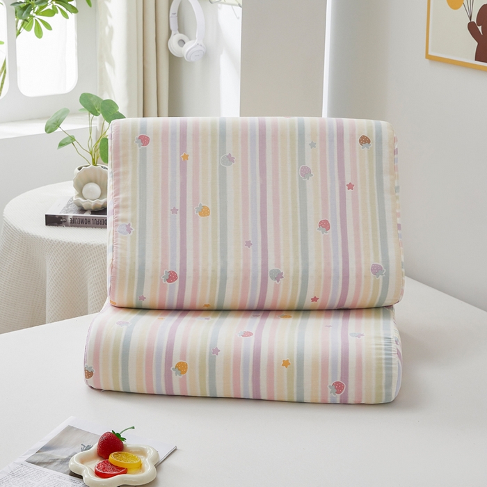 91家纺网 家纺一手货源 找家纺 翎盈家纺 2026款ins风小清新卡通纯棉乳胶枕专用枕套全棉波浪形枕头套 五彩草莓