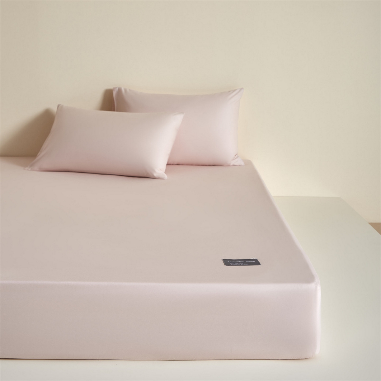 91家纺网 家纺一手货源 找家纺 女子家纺 2026新款贴身亲肤全棉全包裹纯色床笠 晨曦粉