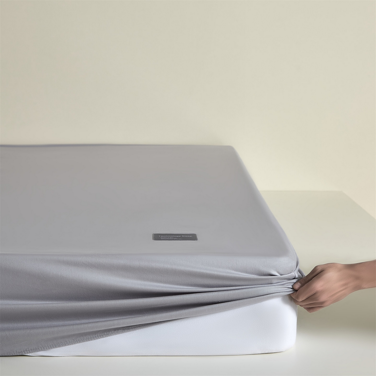 91家纺网 家纺一手货源 找家纺 女子家纺 2026新款贴身亲肤全棉全包裹纯色床笠 黎明灰