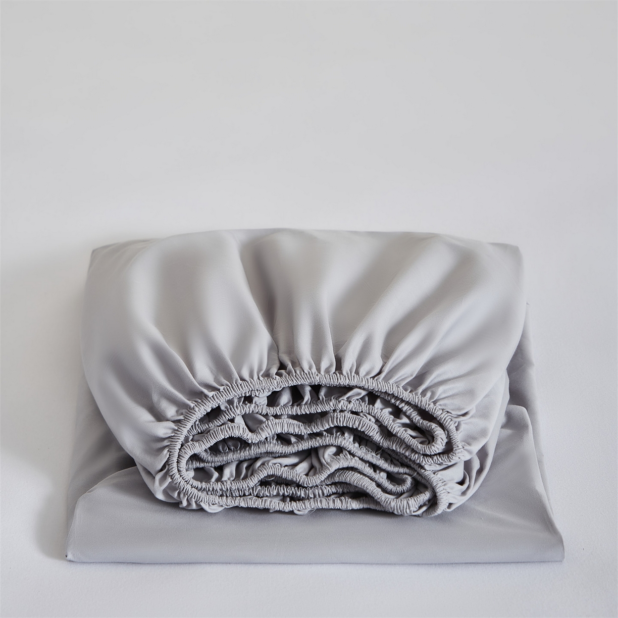 91家纺网 家纺一手货源 找家纺 女子家纺 2026新款贴身亲肤全棉全包裹纯色床笠 黎明灰