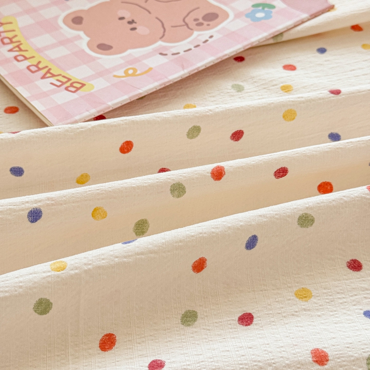 91家纺网 家纺一手货源 找家纺 丽美人家纺 2026新款A类皱皱双层纱印花单床单床单单件 彩色波点