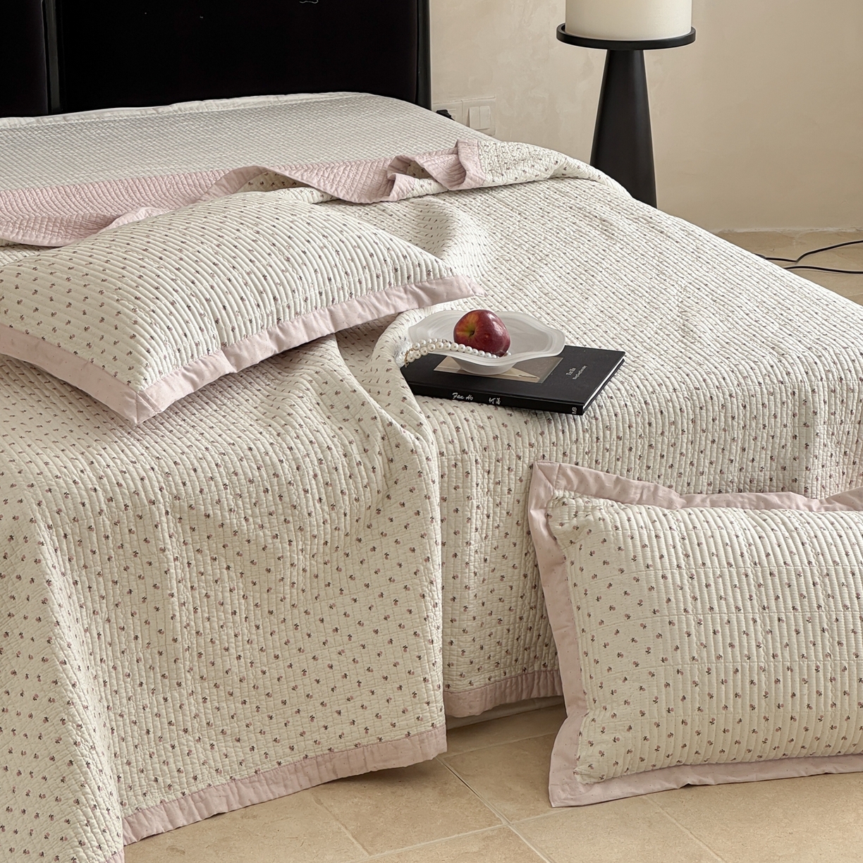 91家纺网 家纺一手货源 找家纺 床盖工厂店 2026春夏新款双面100%全棉填充棉花床盖三件套 朵唯