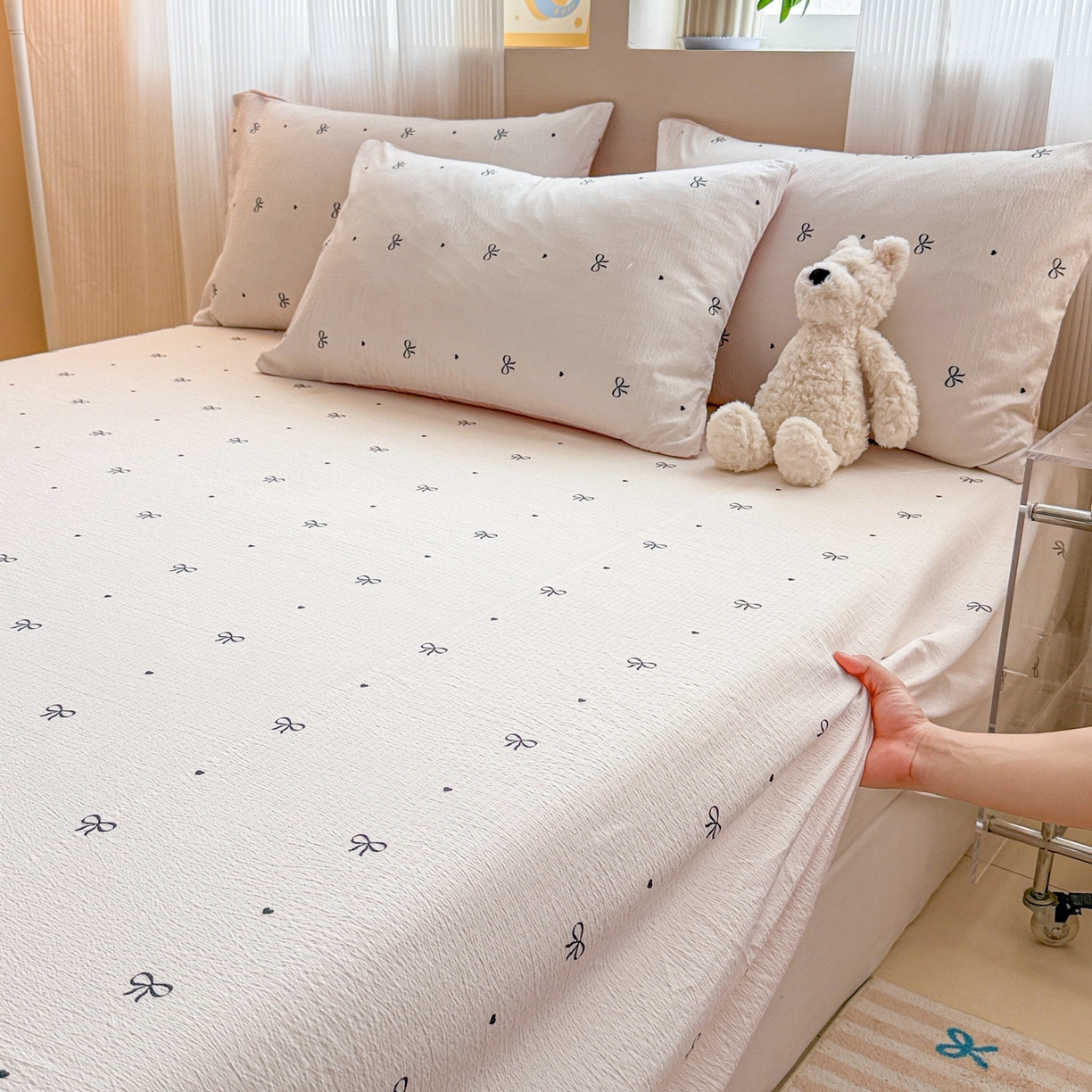 91家纺网 家纺一手货源 找家纺 丽美人家纺 2026新款A类皱皱双层纱印花单床单床单单件 粉蝴蝶结