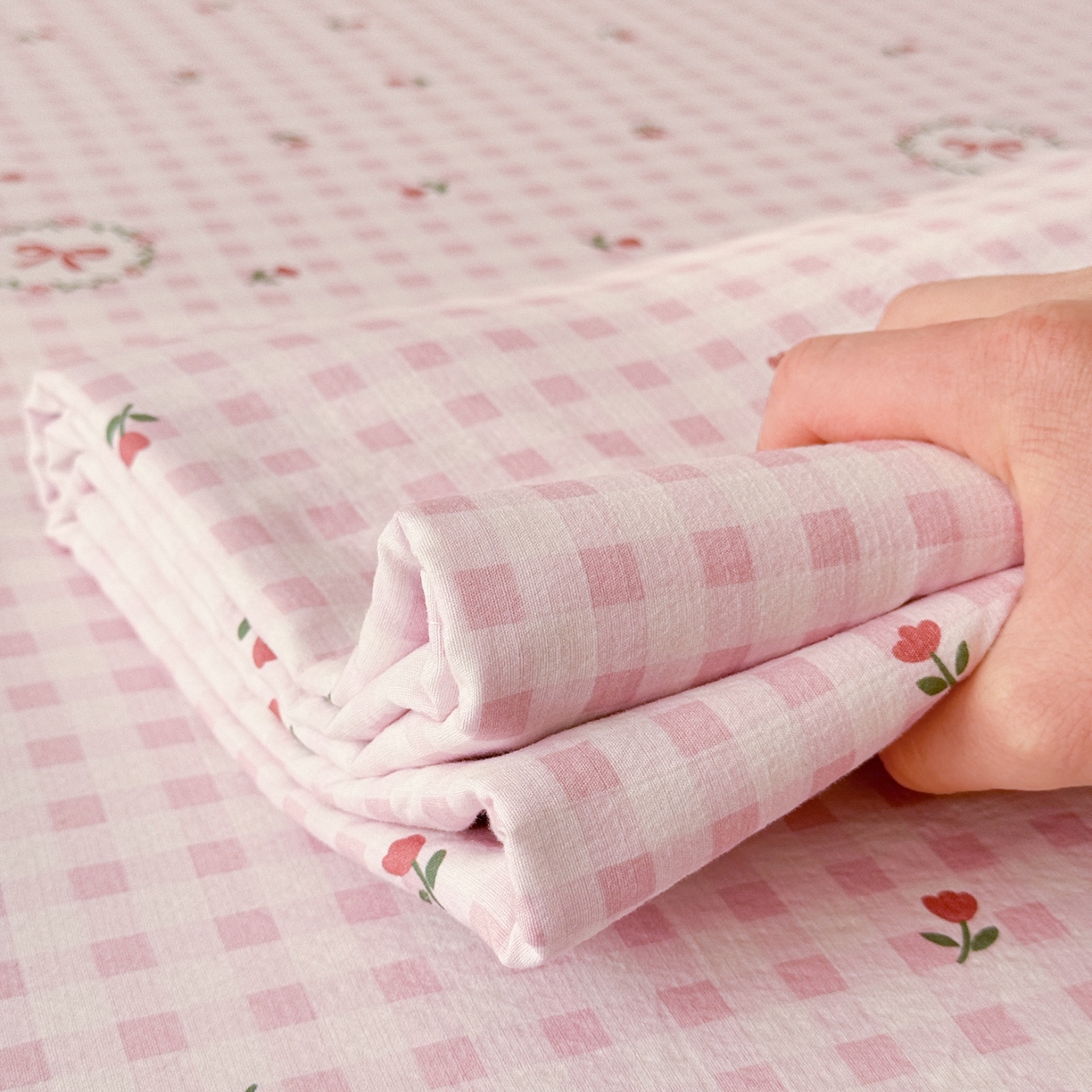 91家纺网 家纺一手货源 找家纺 丽美人家纺 2026新款A类皱皱双层纱印花单床单床单单件 格子蝴蝶结