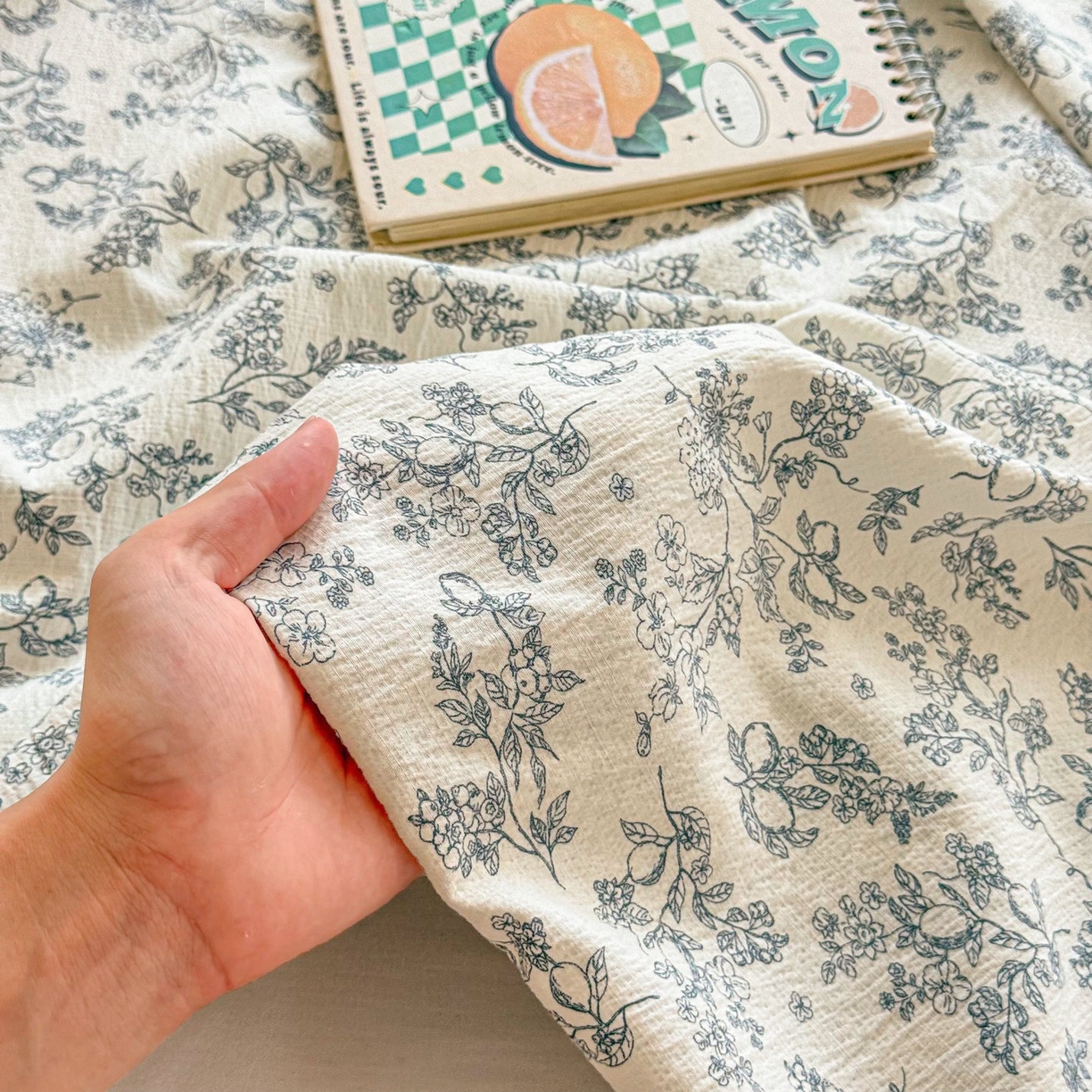 91家纺网 家纺一手货源 找家纺 丽美人家纺 2026新款A类皱皱双层纱印花单床单床单单件 花开漫漫