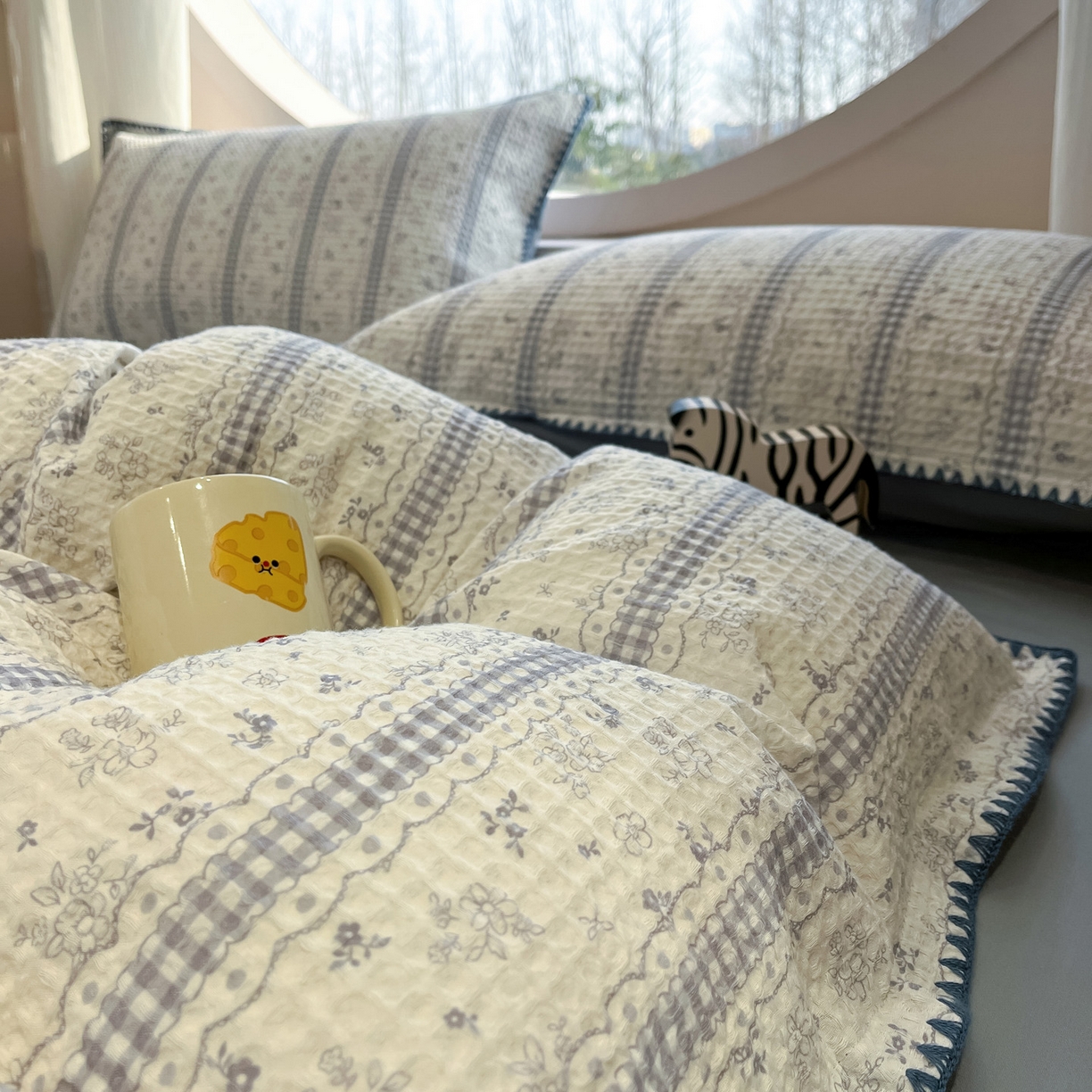 91家纺网 家纺一手货源 找家纺 如一 2026新款全棉华夫格三角针工艺四件套 泡芙-灰