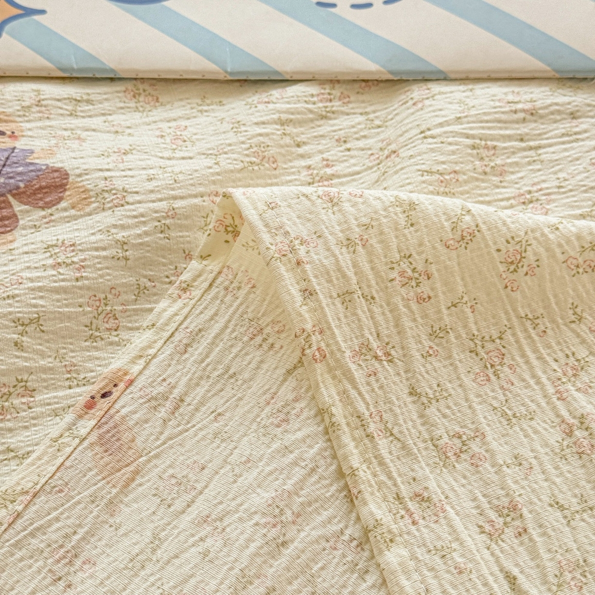 91家纺网 家纺一手货源 找家纺 丽美人家纺 2026新款A类皱皱双层纱印花单床单床单单件 乐园