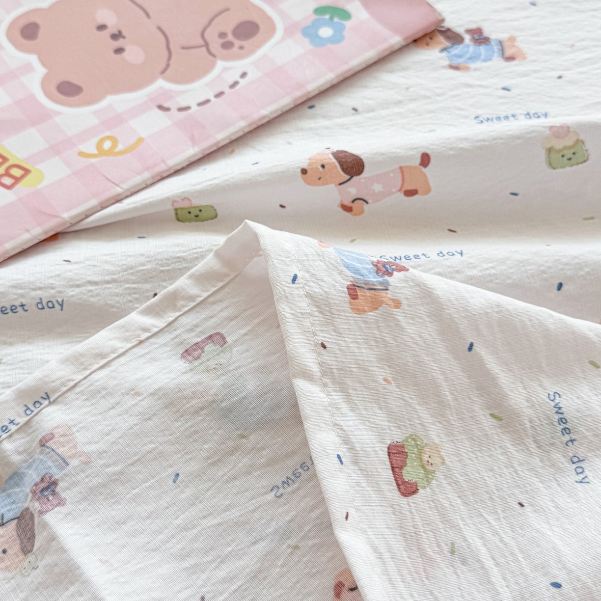 91家纺网 家纺一手货源 找家纺 丽美人家纺 2026新款A类皱皱双层纱印花单床单床单单件 洛洛小狗