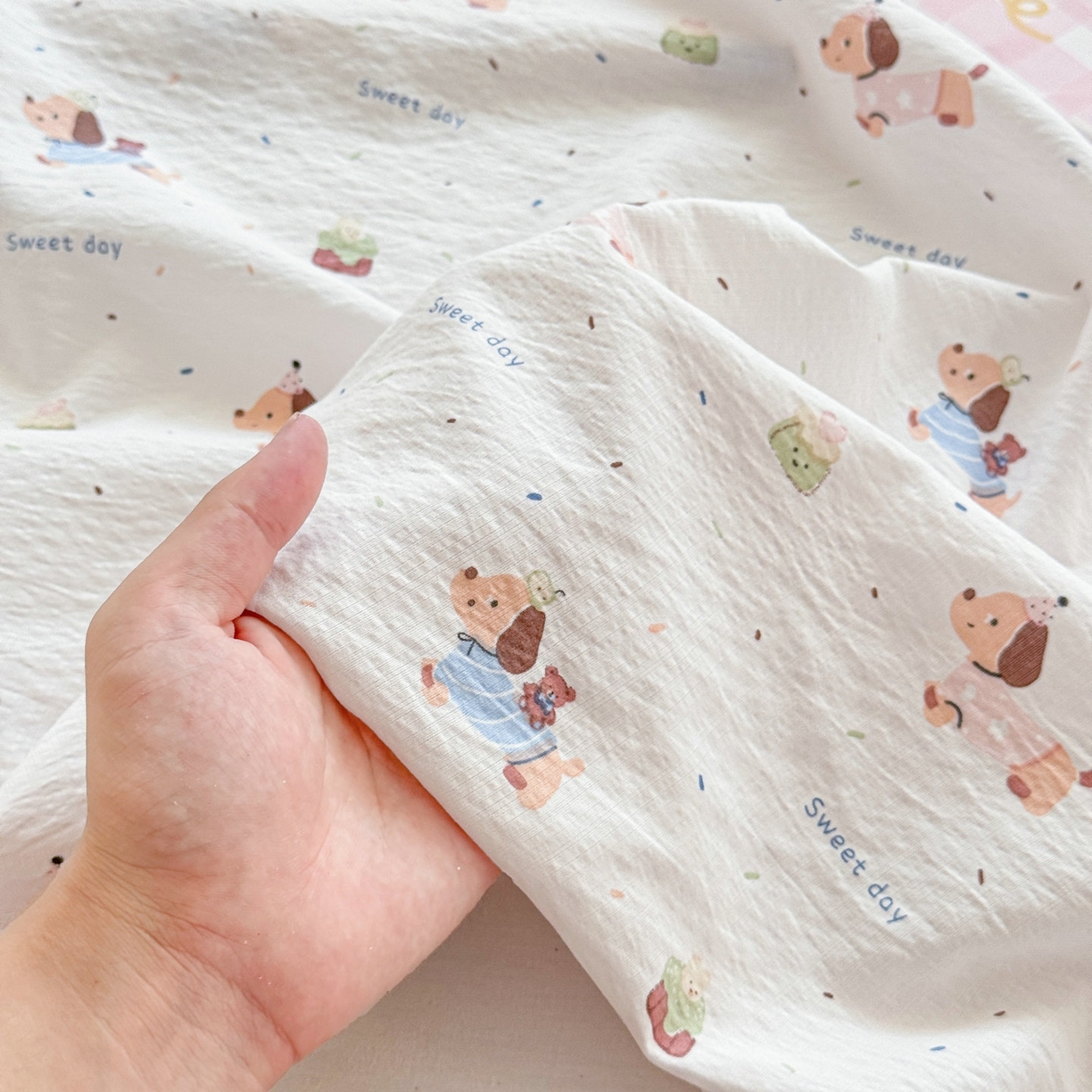 91家纺网 家纺一手货源 找家纺 丽美人家纺 2026新款A类皱皱双层纱印花单床单床单单件 洛洛小狗