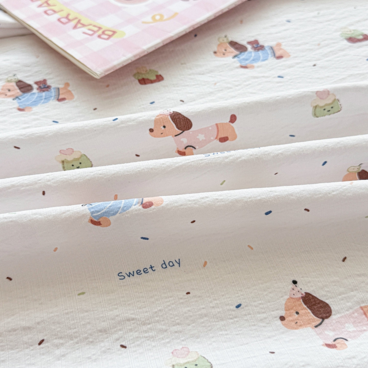 91家纺网 家纺一手货源 找家纺 丽美人家纺 2026新款A类皱皱双层纱印花单床单床单单件 洛洛小狗