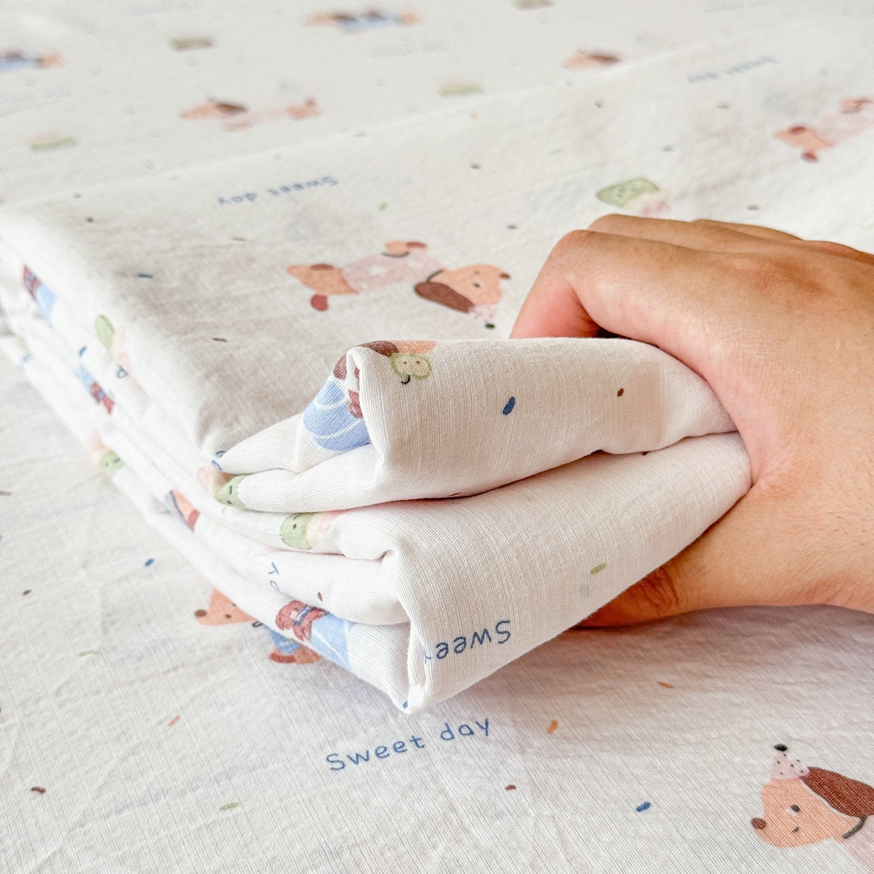 91家纺网 家纺一手货源 找家纺 丽美人家纺 2026新款A类皱皱双层纱印花单床单床单单件 洛洛小狗