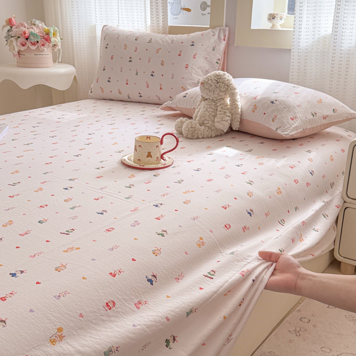 91家纺网 家纺一手货源 找家纺 丽美人家纺 2026新款A类皱皱双层纱印花单床单床单单件 桃心萌兔集