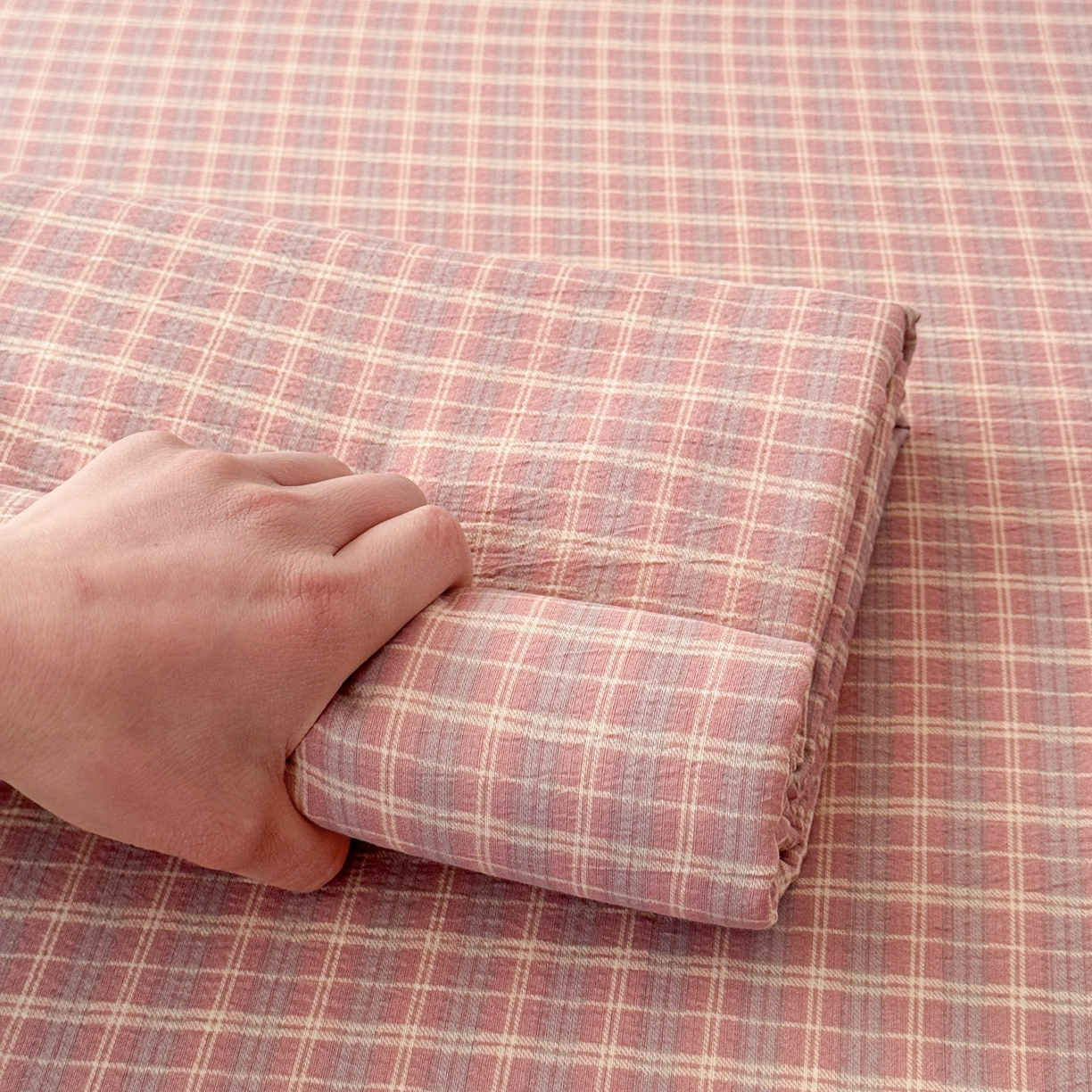 91家纺网 家纺一手货源 找家纺 丽美人家纺 2026新款A类皱皱双层纱印花单床单床单单件 英伦红格