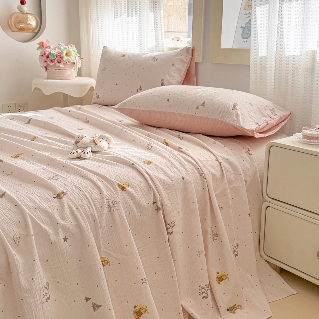 91家纺网 家纺一手货源 找家纺 丽美人家纺 2026新款A类皱皱双层纱印花单床单床单单件 月境骑踪