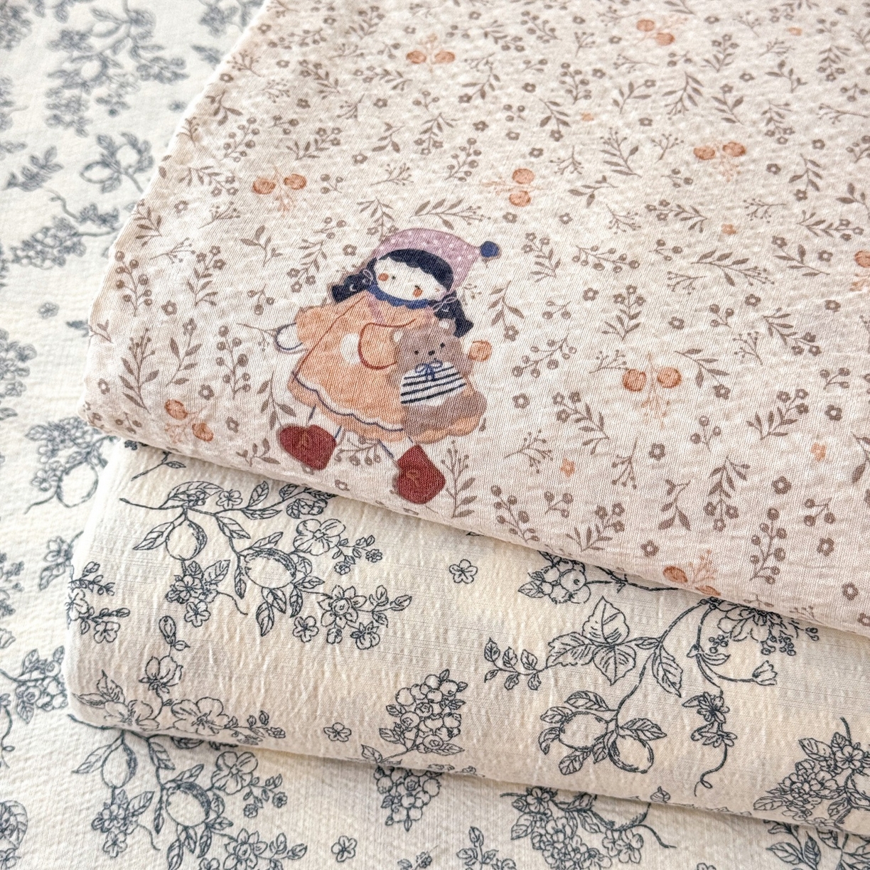 91家纺网 家纺一手货源 找家纺 丽美人家纺 2026新款A类皱皱双层纱印花单床单床单单件 叠拍图(仅供展示不可下单）