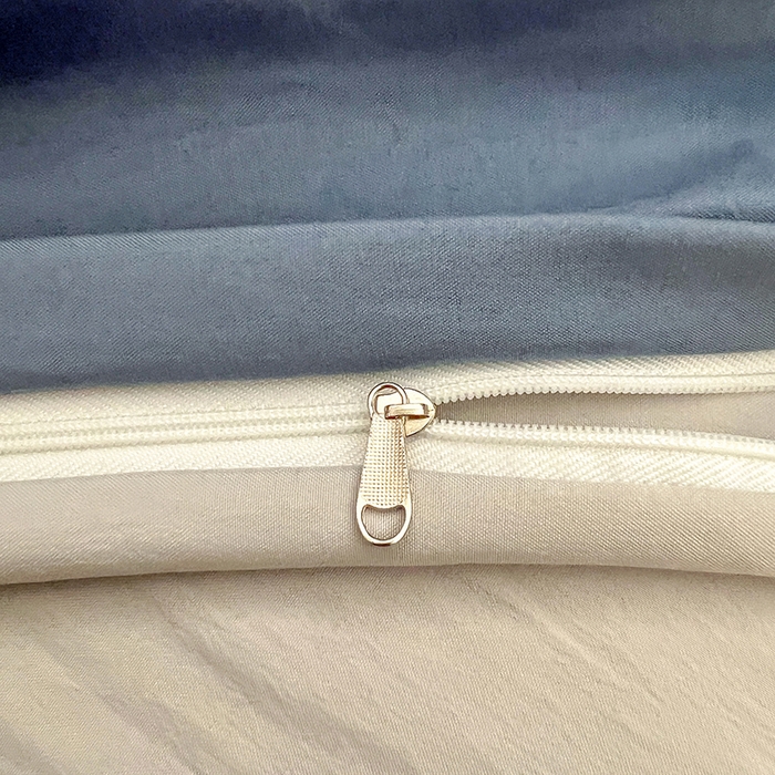 91家纺网 家纺一手货源 找家纺 （总）鑫利来家纺 2026新款古法水洗云朵棉刺绣单被套纯色双拼被套水洗磨毛简约字母刺绣被套