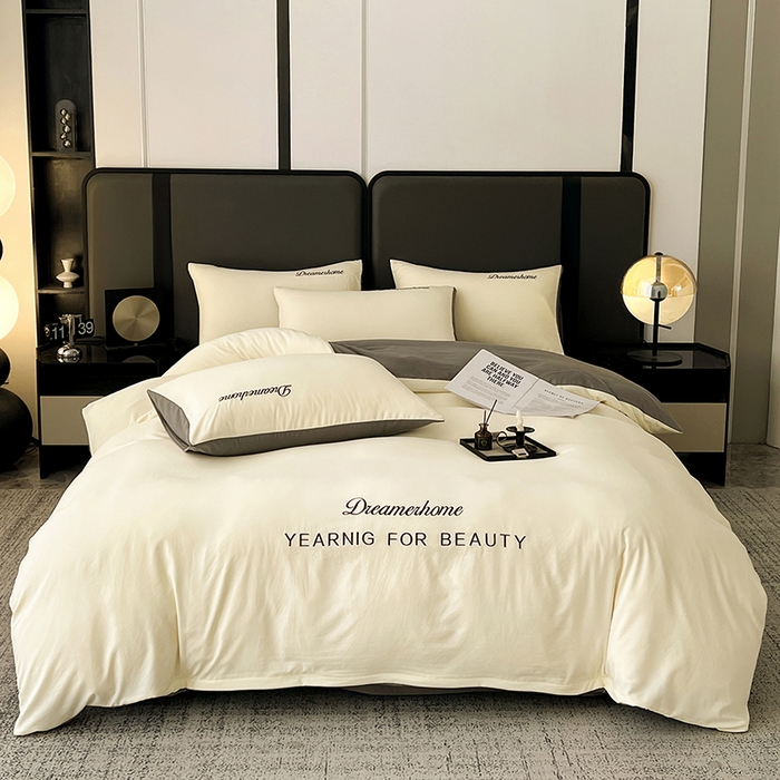 91家纺网 家纺一手货源 找家纺 鑫利来家纺 2026新款古法仿棉水洗云朵棉刺绣单被套纯色双拼水洗磨毛简约字母刺绣被套 慕斯-奶白+中灰