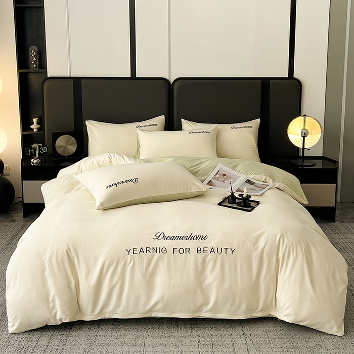 91家纺网 家纺一手货源 找家纺 鑫利来家纺 2026新款古法仿棉水洗云朵棉刺绣单被套纯色双拼水洗磨毛简约字母刺绣被套 慕斯-奶白+果绿