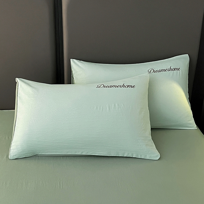 91家纺网 家纺一手货源 找家纺 （总）鑫利来家纺 2026新款古法仿棉水洗云朵棉刺绣单枕套纯色双拼水洗磨毛简约字母刺绣枕套