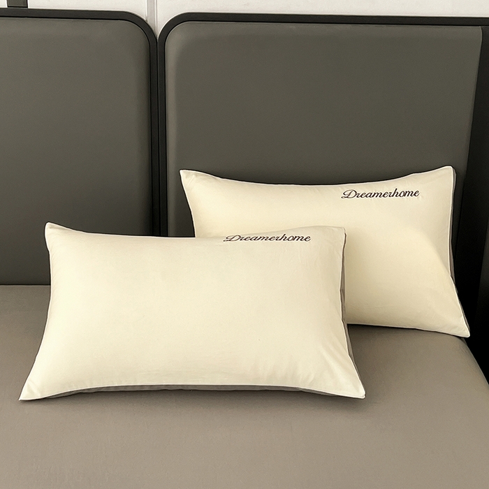 91家纺网 家纺一手货源 找家纺 （总）鑫利来家纺 2026新款古法仿棉水洗云朵棉刺绣单枕套纯色双拼水洗磨毛简约字母刺绣枕套