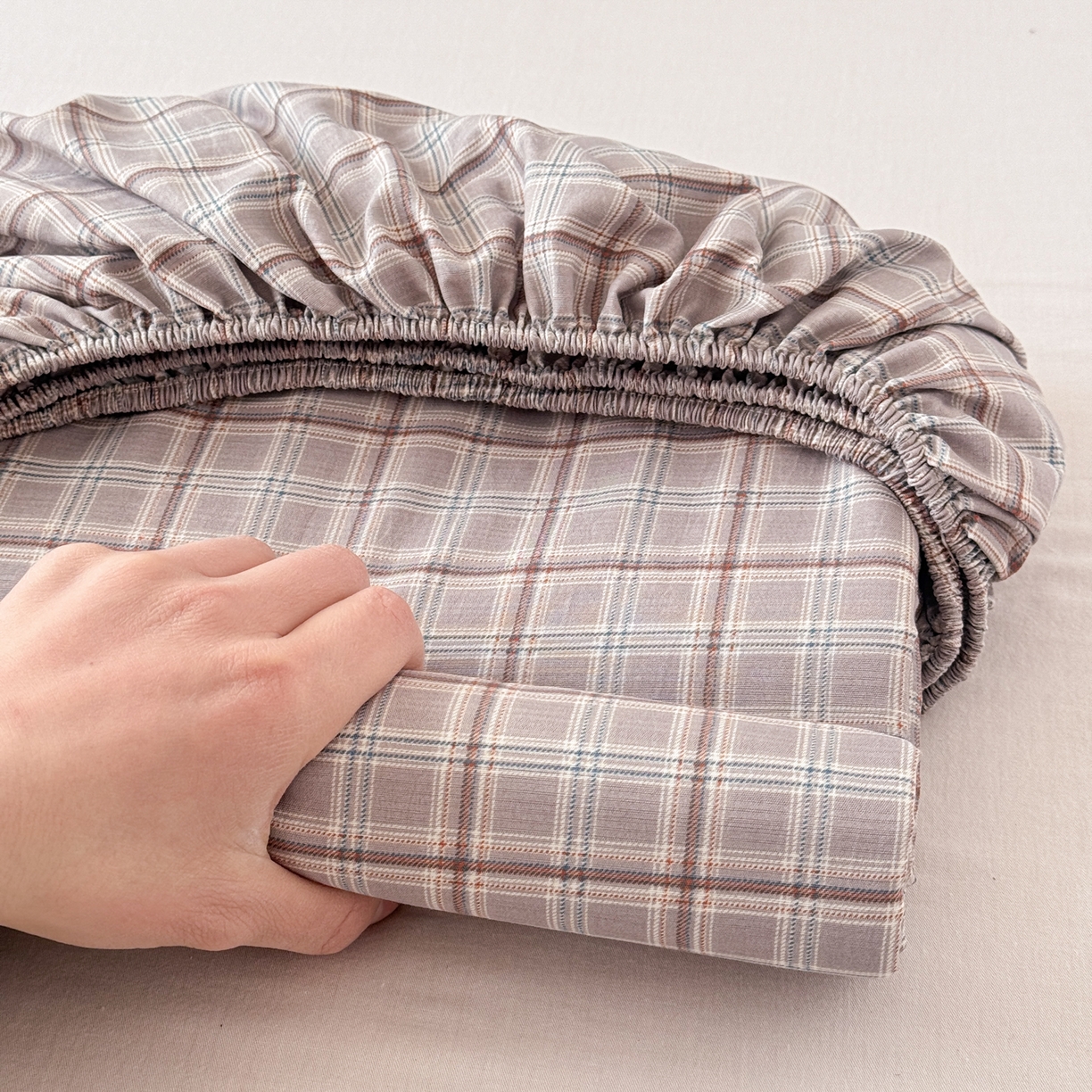 91家纺网 家纺一手货源 找家纺 丽美人家纺 2026新款A类柔软双层皱皱纱印花单床笠床笠单件 布兰卡