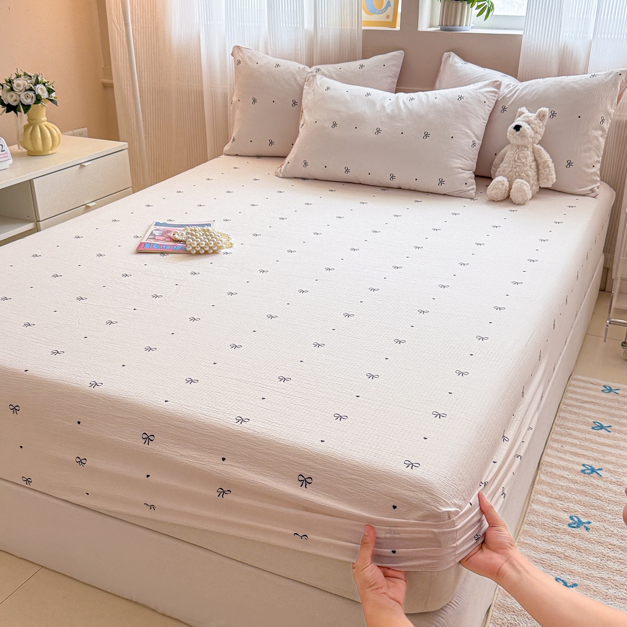 91家纺网 家纺一手货源 找家纺 丽美人家纺 2026新款A类柔软双层皱皱纱印花单床笠床笠单件 粉蝴蝶结