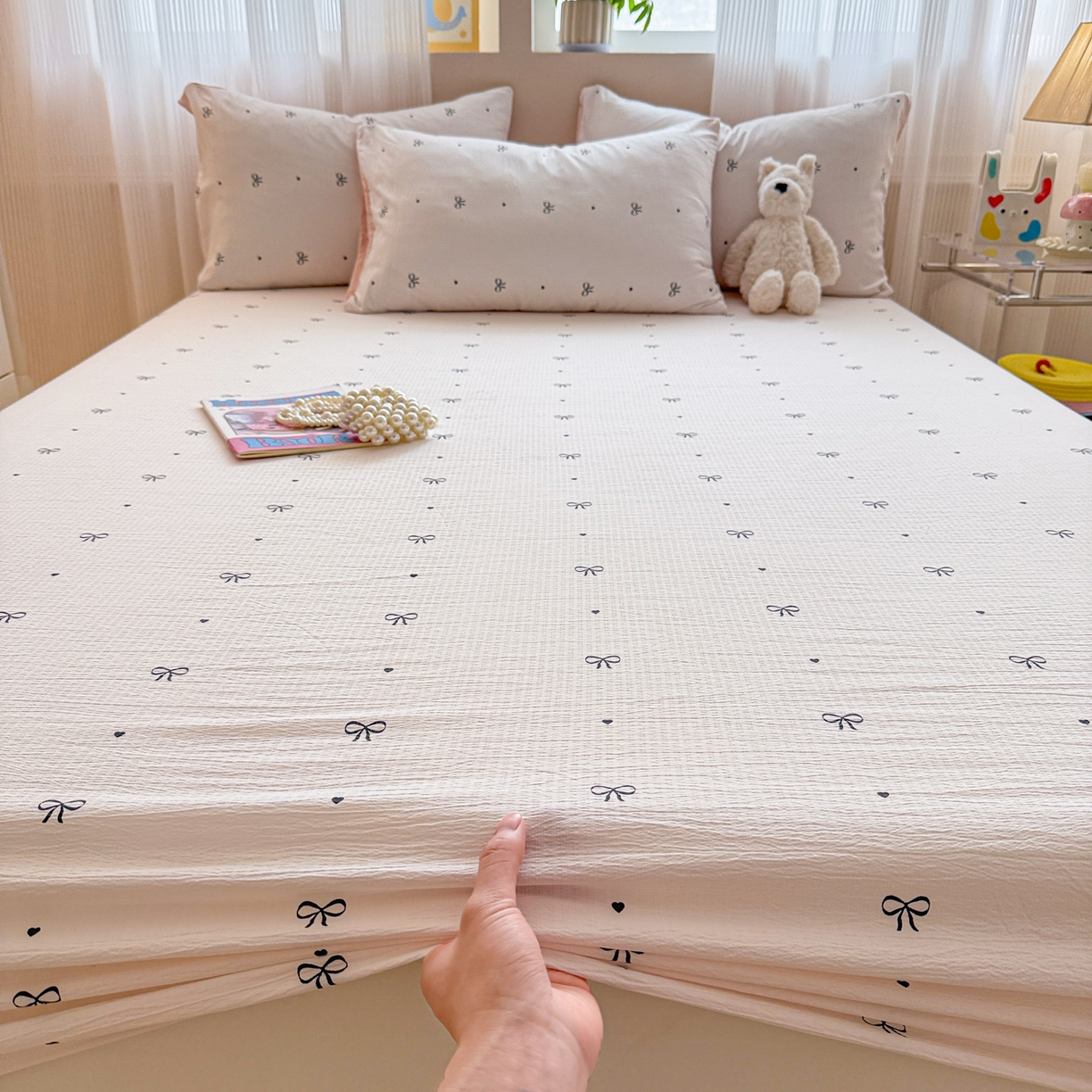 91家纺网 家纺一手货源 找家纺 丽美人家纺 2026新款A类柔软双层皱皱纱印花单床笠床笠单件 粉蝴蝶结