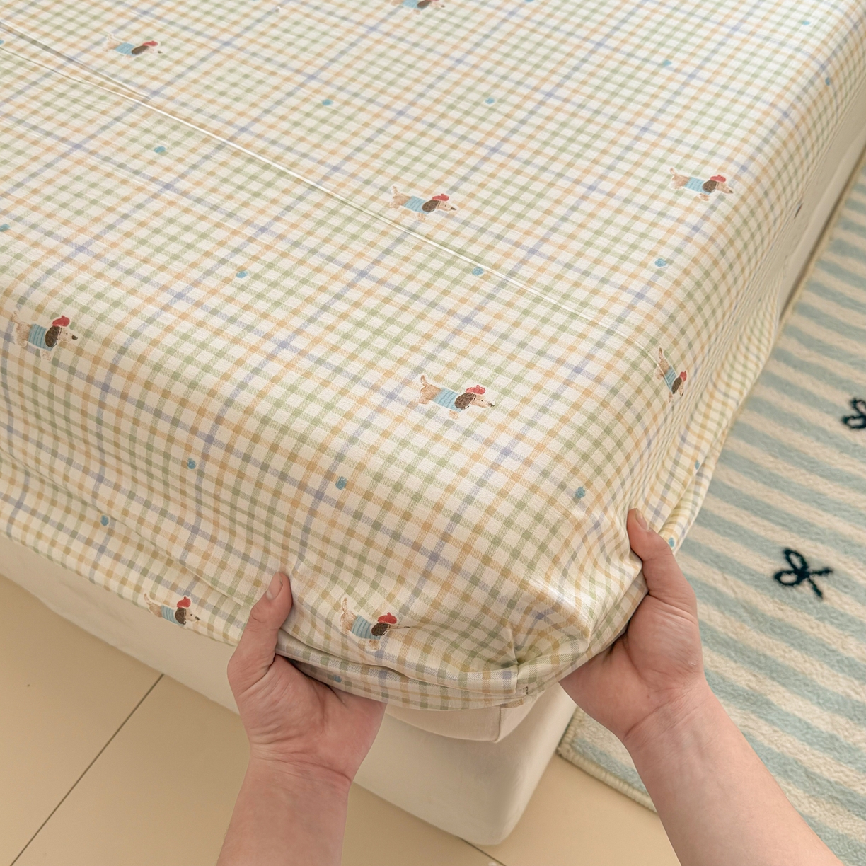 91家纺网 家纺一手货源 找家纺 丽美人家纺 2026新款A类柔软双层皱皱纱印花单床笠床笠单件 腊肠狗