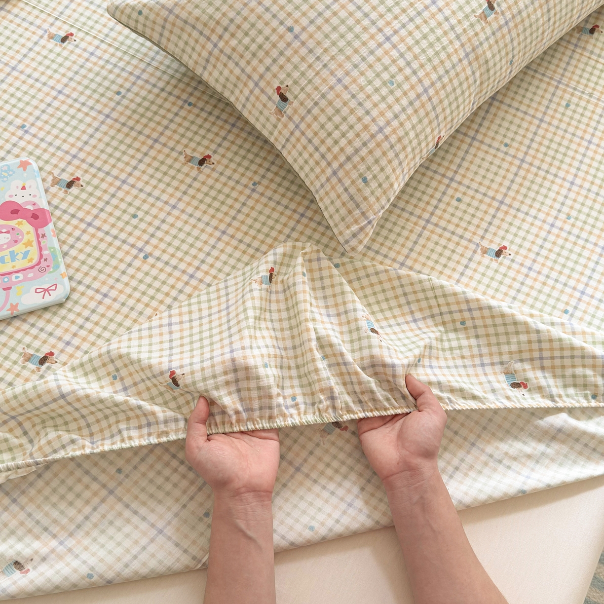 91家纺网 家纺一手货源 找家纺 丽美人家纺 2026新款A类柔软双层皱皱纱印花单床笠床笠单件 腊肠狗