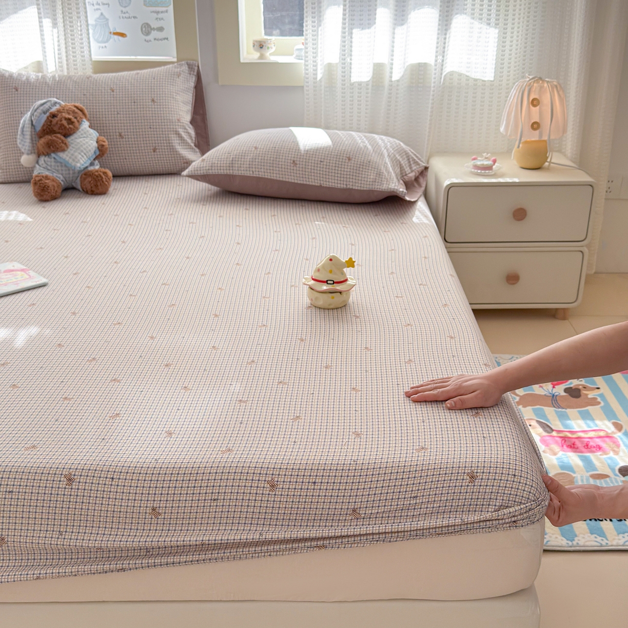 91家纺网 家纺一手货源 找家纺 丽美人家纺 2026新款A类柔软双层皱皱纱印花单床笠床笠单件 柔格小狗