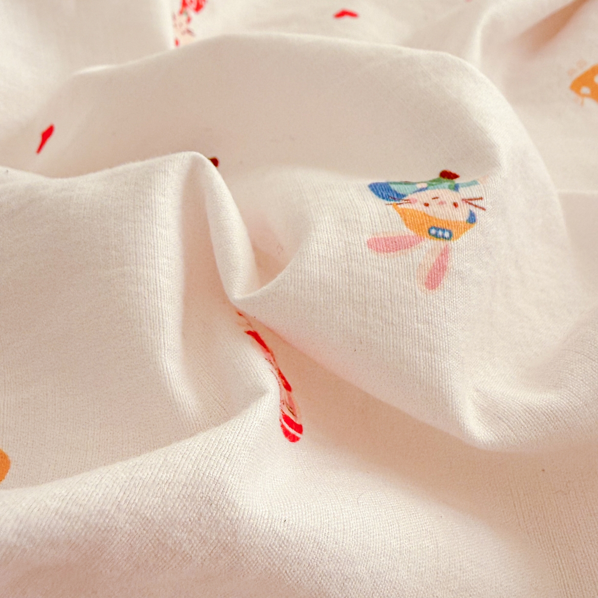 91家纺网 家纺一手货源 找家纺 丽美人家纺 2026新款A类柔软双层皱皱纱印花单床笠床笠单件 桃心萌兔集