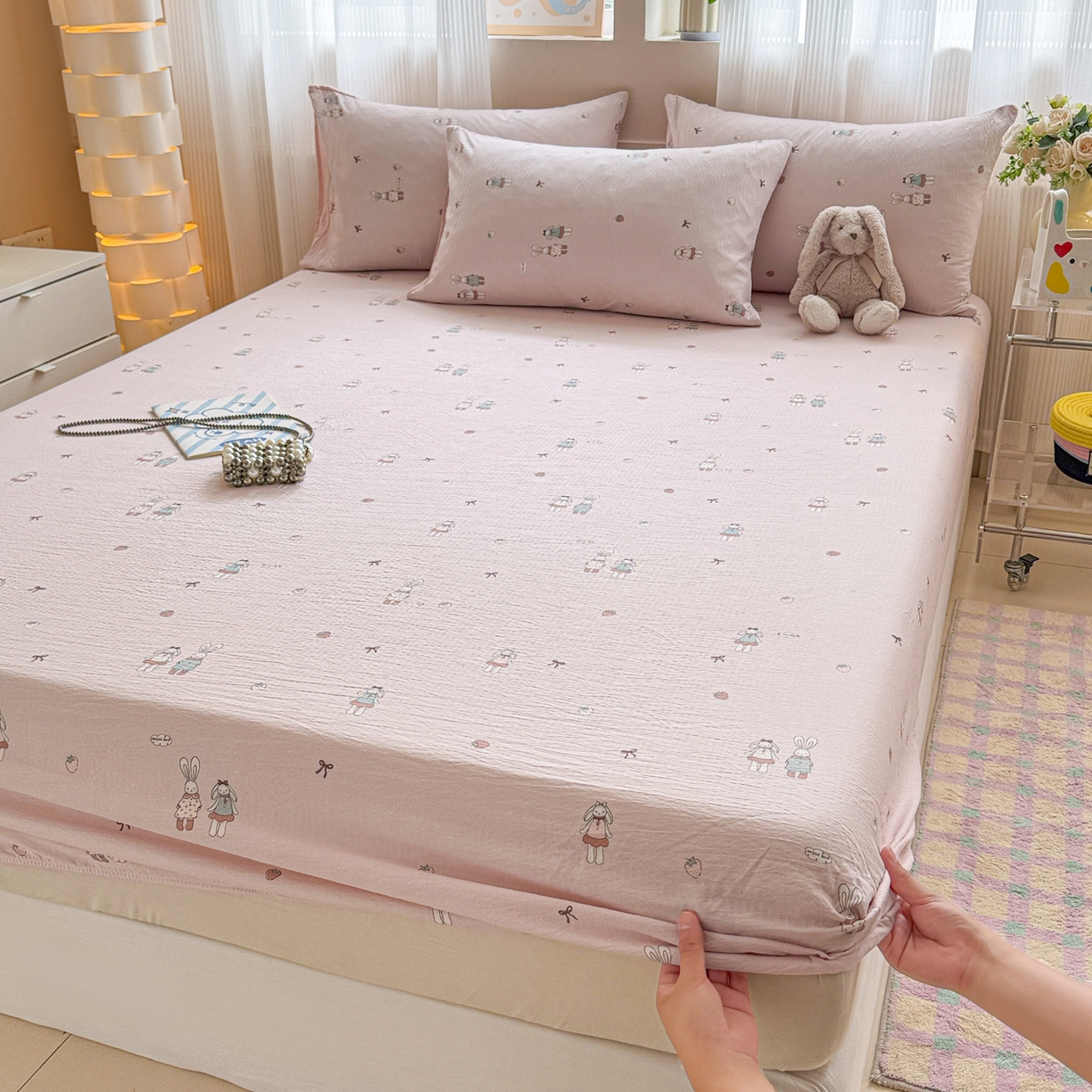 91家纺网 家纺一手货源 找家纺 丽美人家纺 2026新款A类柔软双层皱皱纱印花单床笠床笠单件 兔小姐