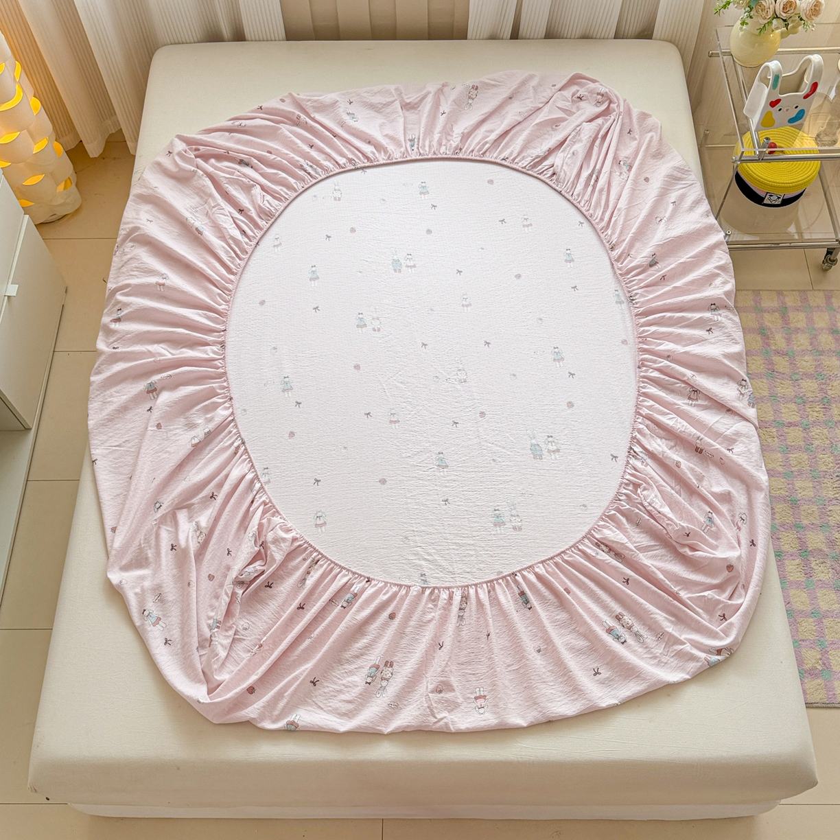 91家纺网 家纺一手货源 找家纺 丽美人家纺 2026新款A类柔软双层皱皱纱印花单床笠床笠单件 兔小姐