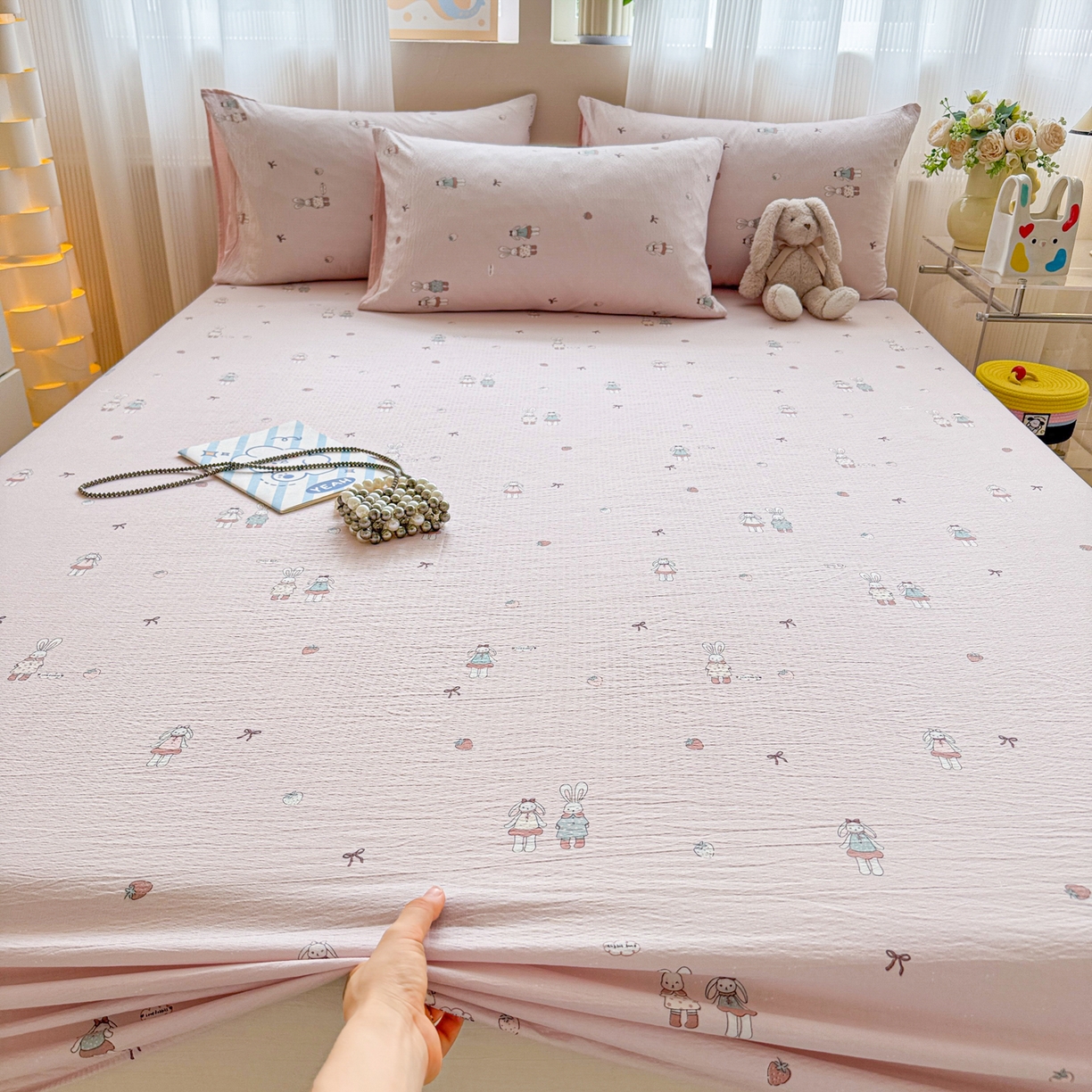 91家纺网 家纺一手货源 找家纺 丽美人家纺 2026新款A类柔软双层皱皱纱印花单床笠床笠单件 兔小姐