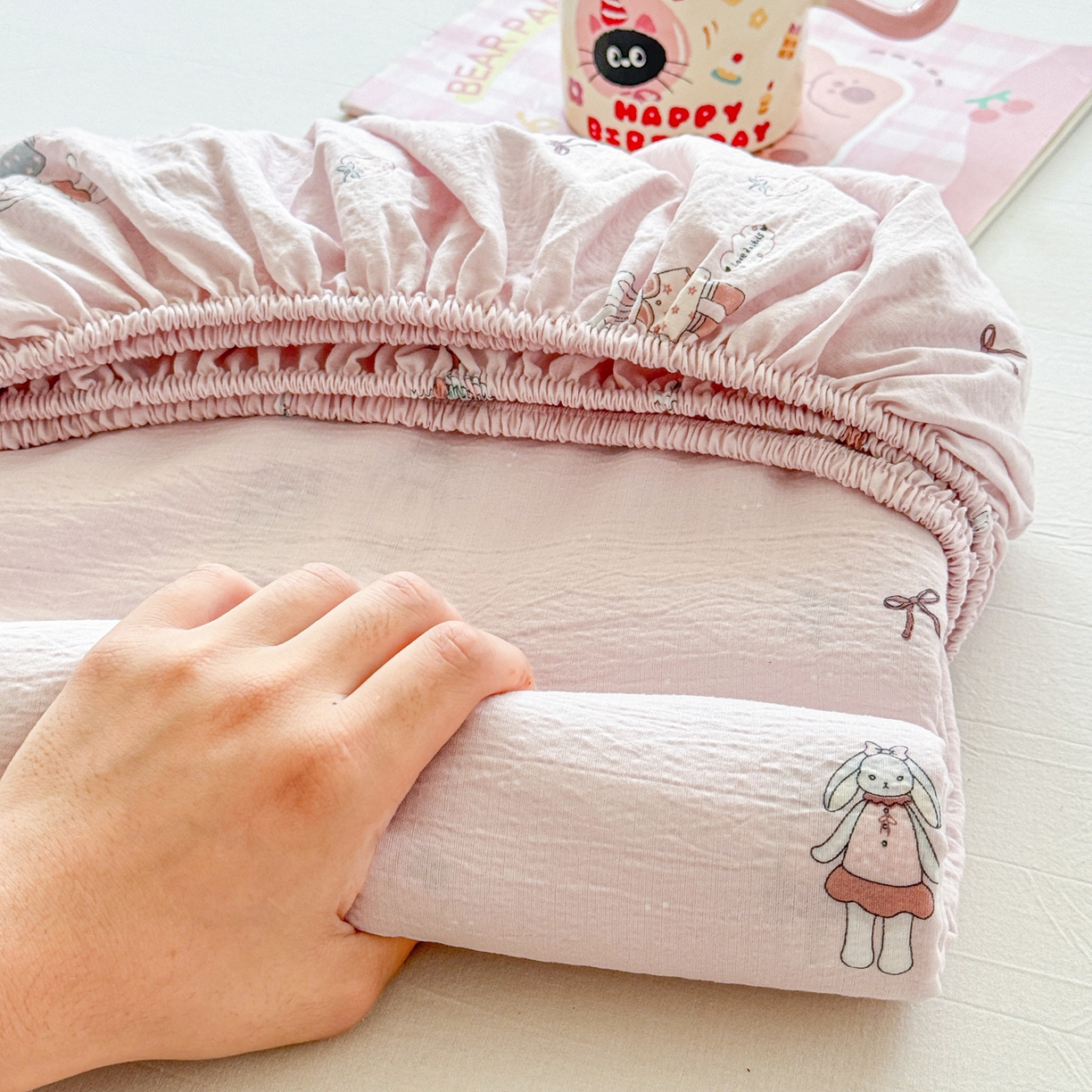 91家纺网 家纺一手货源 找家纺 丽美人家纺 2026新款A类柔软双层皱皱纱印花单床笠床笠单件 兔小姐