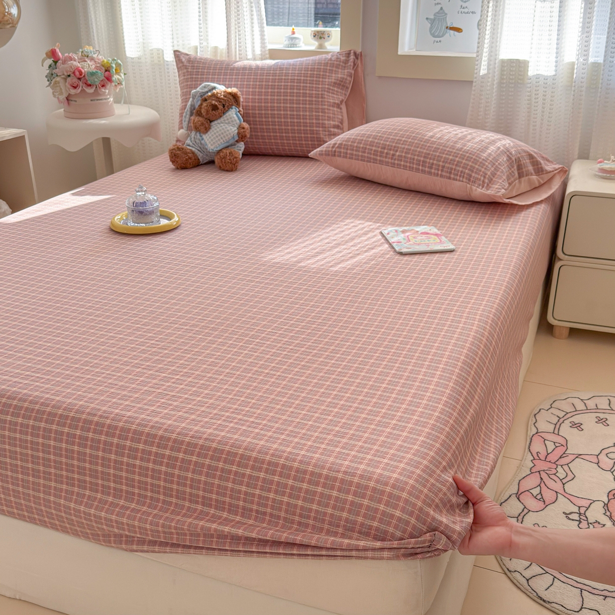 91家纺网 家纺一手货源 找家纺 丽美人家纺 2026新款A类柔软双层皱皱纱印花单床笠床笠单件 英伦红格