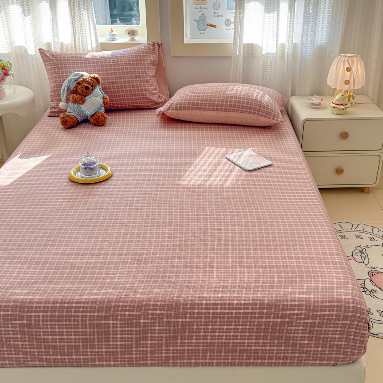 91家纺网 家纺一手货源 找家纺 丽美人家纺 2026新款A类柔软双层皱皱纱印花单床笠床笠单件 英伦红格