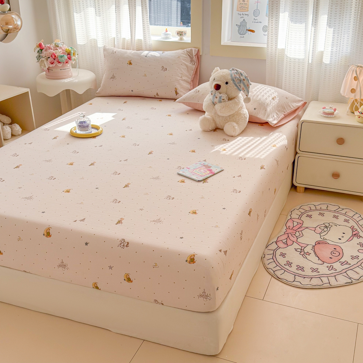 91家纺网 家纺一手货源 找家纺 丽美人家纺 2026新款A类柔软双层皱皱纱印花单床笠床笠单件 月境骑踪