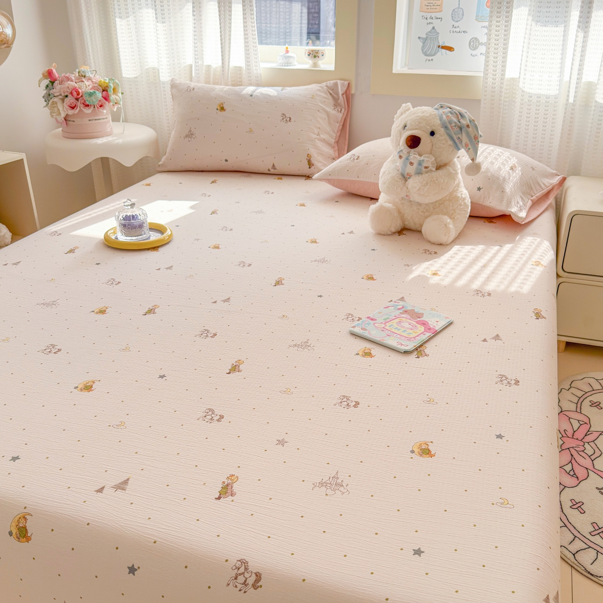 91家纺网 家纺一手货源 找家纺 丽美人家纺 2026新款A类柔软双层皱皱纱印花单床笠床笠单件 月境骑踪