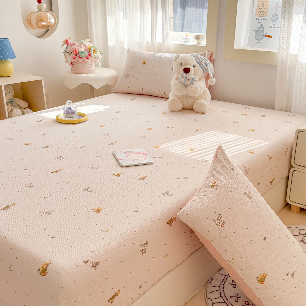 91家纺网 家纺一手货源 找家纺 丽美人家纺 2026新款A类柔软双层皱皱纱印花单床笠床笠单件 月境骑踪