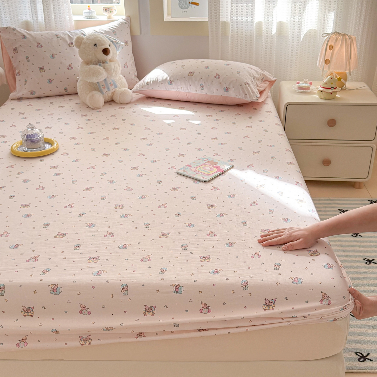 91家纺网 家纺一手货源 找家纺 丽美人家纺 2026新款A类柔软双层皱皱纱印花单床笠床笠单件 云间童梦