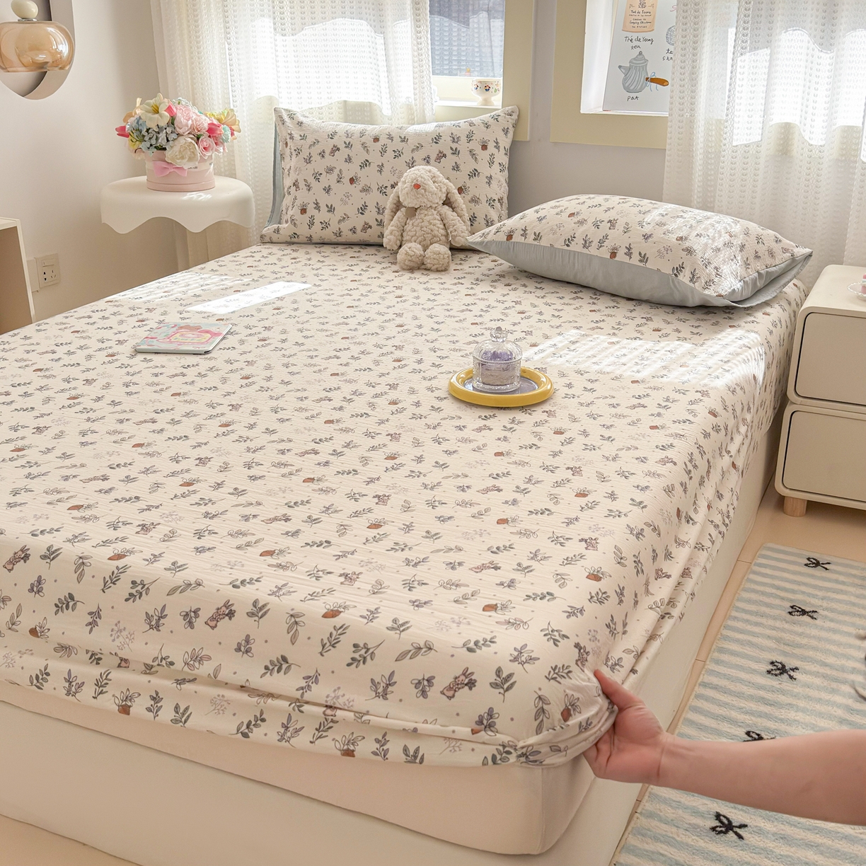 91家纺网 家纺一手货源 找家纺 丽美人家纺 2026新款A类柔软双层皱皱纱印花单床笠床笠单件 紫雾叶兔