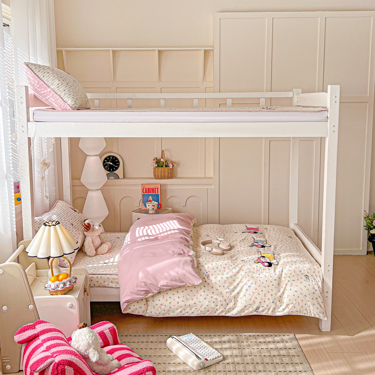 91家纺网 家纺一手货源 找家纺 富米莱单品馆 2026新款仿棉小清新夹棉毛巾绣四季通用学生薄款床垫床褥三件套一跑量款 奶味狗狗