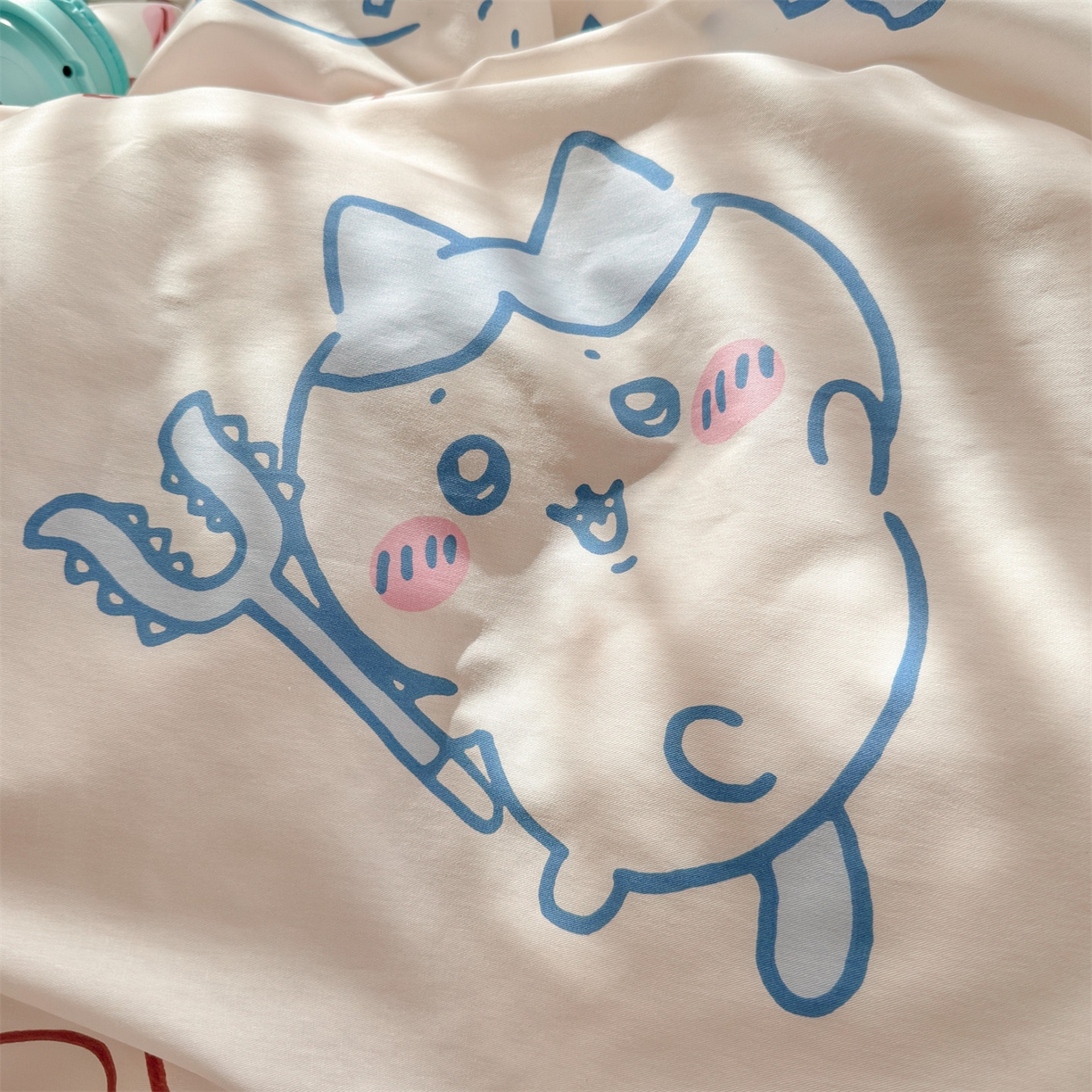 91家纺网 家纺一手货源 找家纺 名兮家居 2026新款全棉13372正版授权经典奥特曼四件套【含防伪标】 小八吉伊卡哇