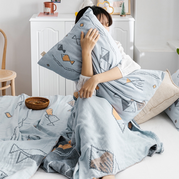 91家纺网 家纺一手货源 找家纺 朴尔家纺-毛巾被 2026新款波西米亚风全棉四层纱布毛巾被-朴尔经典款常年备货 鱼图腾-兰