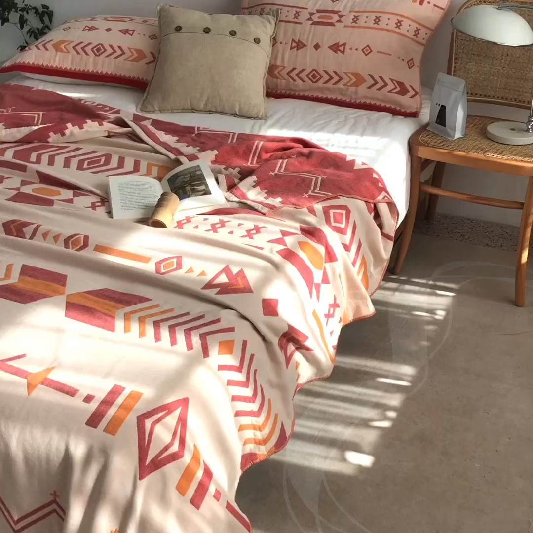 91家纺网 家纺一手货源 找家纺 朴尔家纺-毛巾被 2026新款波西米亚风全棉四层纱布毛巾被-朴尔经典款常年备货 小资情调-红