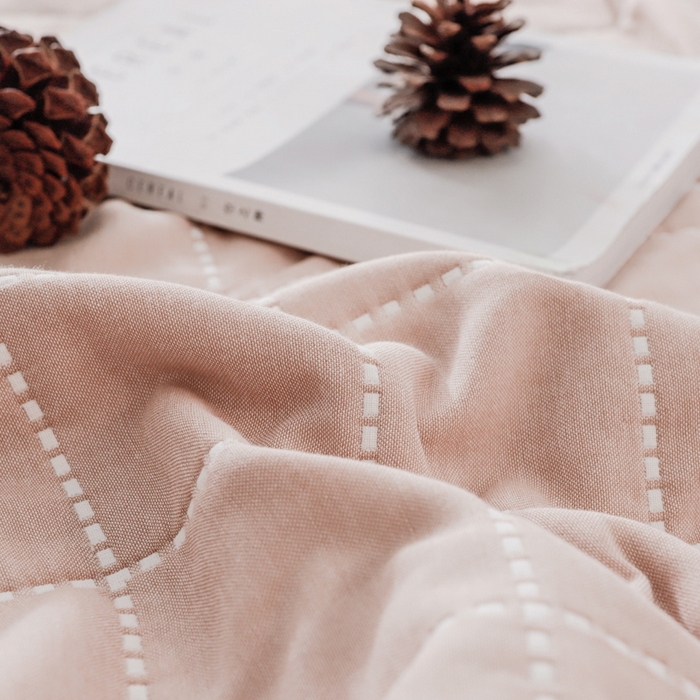 91家纺网 家纺一手货源 找家纺 朴尔家纺-毛巾被 2026新款经典六层纱布全棉毛巾被系列-朴尔经典款常年备货 时尚虚线-豆沙