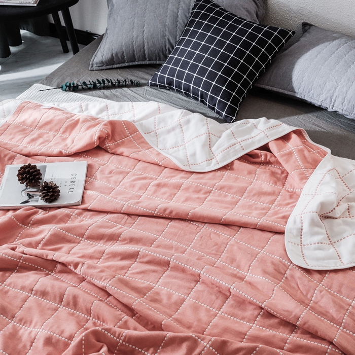 91家纺网 家纺一手货源 找家纺 朴尔家纺-毛巾被 2026新款经典六层纱布全棉毛巾被系列-朴尔经典款常年备货 时尚虚线-粉色