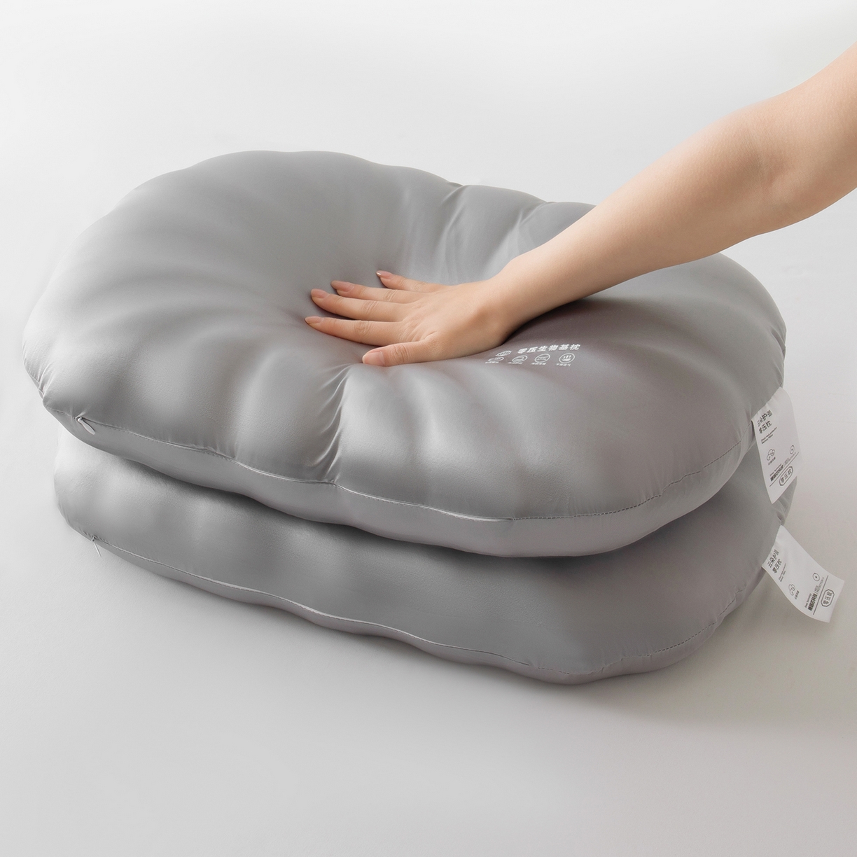 91家纺网 家纺一手货源 找家纺 佑金甜 2026新款云朵护颈零压枕枕头枕芯  云朵护颈枕-灰色